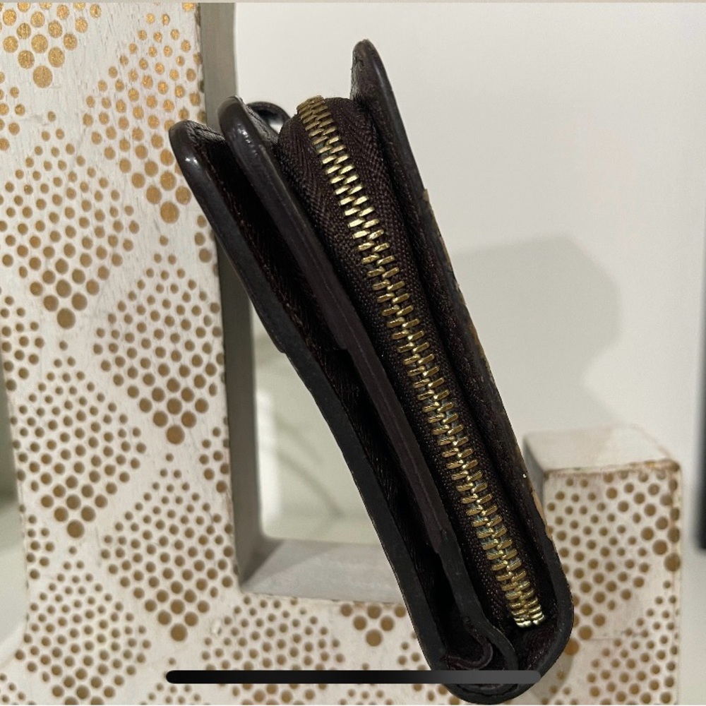 Authentic Louis Vuitton Damier Ebene
Compact Wallet - Picture 3 of 5